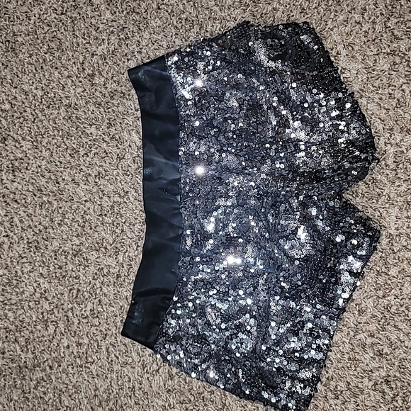 Bebe shorts - Picture 2 of 2